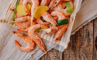 Người Tàu có cách luộc tôm đơn giản mà không hề để lại mùi hôi tanh, chỉ vài bước là đã có món tôm biển luộc vô cùng tươi ngon