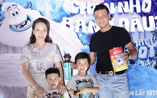 Vợ chồng Khải Anh - Đan Lê đưa 2 con đi xem phim dịp Trung thu