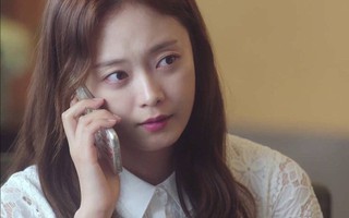 Chồng thường xuyên để quên sạc điện thoại ở chỗ làm, mãi vợ mới phát hiện ra sự thật động trời phía sau