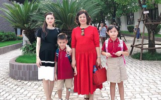 Hot mom đưa con đi khai giảng: Hằng Túi khệ nệ bụng bầu, Hương Baby khoe hai con tươi rói