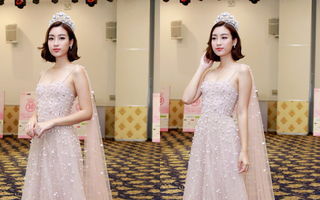 Hoa Hậu Đỗ Mỹ Linh diện váy dài quét đất lộng lẫy như công chúa trong họp báo Chung kết Hoa Hậu Việt Nam