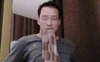 Cuối năm thiếu tiền để về nhà, chồng tự "bắt cóc chính mình" để đòi vợ tiền chuộc