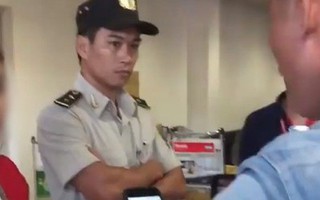 Clip khách nam quát mắng, xông vào nữ nhân viên ở sân bay vì cho rằng bị "bắt xếp hàng" nên check-in muộn, Vietjet nói gì?