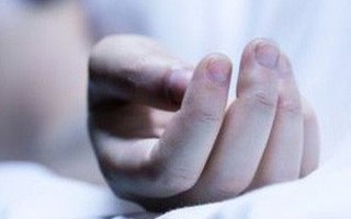 Vợ xấu số qua đời vì tai nạn, 2 năm sau gia đình sốc nặng khi thấy “người quá cố” trên sóng truyền hình nhắn tin tìm chồng