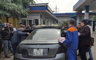 Kỹ sư Honda lên tiếng vụ xe ô tô dung tích bình xăng 65L đổ được gần 82L