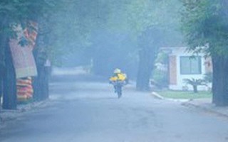 Sương mù dày đặc, bao trùm Bắc Bộ cả ngày và không có nắng