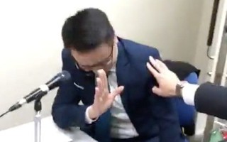 BLV Tạ Biên Cương òa khóc như trẻ con trong đêm lịch sử của U23 Việt Nam