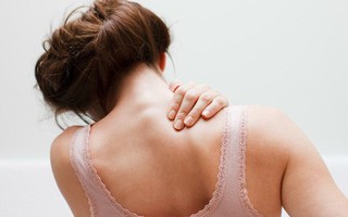 Kể cả không thấy khát thì bạn vẫn nên uống nước ngay khi có những dấu hiệu này