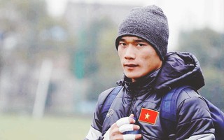 "Hot boy" Tiến Dũng nghêu ngao hát, ngượng ngùng dễ thương thế này cơ mà