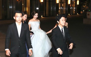 Đây là những khách mời showbiz hiếm hoi trong đám cưới của rapper Tiến Đạt tại Sài Gòn, không có Hari Won