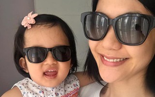 Nữ cơ trưởng Huỳnh Lý Đông Phương khoe con gái nhỏ biểu cảm cực "ngầu", hạnh phúc vì cô bé y như bản sao mini