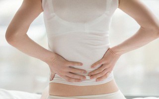 Đau vùng thắt lưng có thể là dấu hiệu cảnh báo một trong những vấn đề sức khỏe nguy hại sau