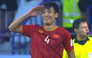 Tư Dũng ăn mừng bàn thắng đậm chất lính gây sốt, hàng ngàn NHM đã "tràn" vào Facebook để chúc mừng