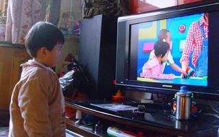 Trẻ con xem TV "tưởng không hại nhưng hại không tưởng", đặc biệt với những đứa bé trong độ tuổi này