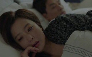 Lấy chồng 1 tháng mà đến 29 ngày vợ phải ngủ một mình vì thói quen lạ đời này của chồng và mẹ chồng