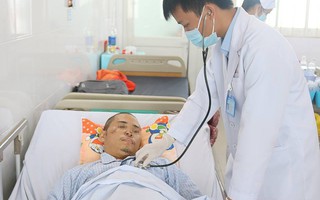 Người đàn ông chấn thương sọ não sau đầu, vỡ gan trước bụng nguy kịch thoát chết nhờ kiểu phẫu thuật "có 1 không 2"