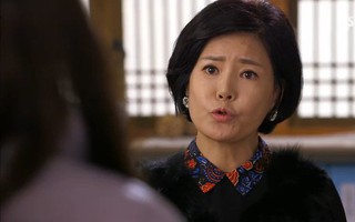 Thấy mẹ chê bạn gái "vừa xấu vừa lùn", con trai nói một câu khiến bà phải im lặng