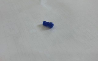 Bé trai nghịch dại nhét đuôi bút bi vào lỗ mũi, phải vào viện cấp cứu