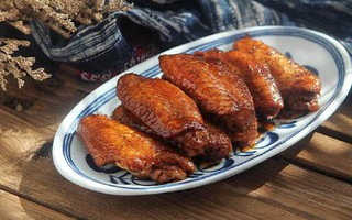 Dùng nồi cơm điện làm món cánh gà om Coca mềm ngon xuất sắc