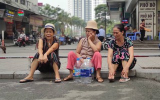 Công ty Sông Đà cấp nước trở lại nhưng chưa thông tin chất lượng nước, người dân HH Linh Đàm vẫn không dám sử dụng