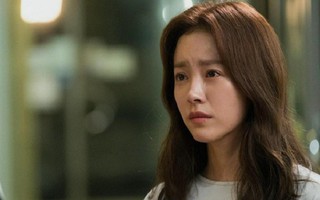 Thấy đêm nào mẹ chồng cũng đi ra ngoài, tôi tò mò đi theo thì hoảng hồn khi thấy cánh cửa nhà kho bật mở