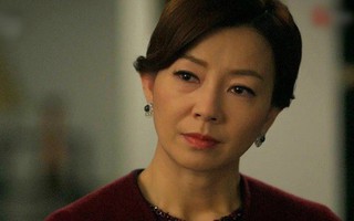 Mẹ chồng giằng tay con trai không cho rửa bát vì "đàn ông nhà này không cần làm việc bếp núc", không ngờ con trai nói một câu đầy bất ngờ