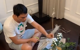 Doanh nhân thành đạt như chồng Á hậu Thanh Tú nhưng vẫn tự tay làm điều này cho vợ