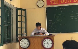 Lớp học chịu chơi treo hẳn 3 chiếc đồng hồ, tới khi chính chủ tiết lộ mục đích sâu xa ai nấy không nhịn được cười