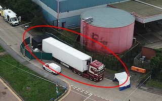 Cảnh sát một lúc tìm thấy 39 thi thể trong xe container, tài xế lập tức bị bắt giữ vì tình nghi là hung thủ giết người hàng loạt
