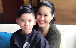 Con trai quay sang hỏi "Bao cao su là gì vậy mẹ?", Thân Thúy Hà ú ớ mấy chục giây rồi đưa ra câu trả lời khiến cậu bé gật gù