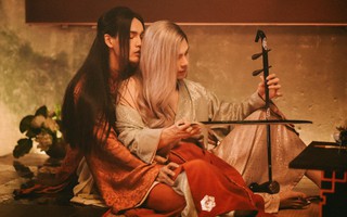 Sau câu chuyện "bách hợp" đầy drama, Nguyễn Trần Trung Quân gây tò mò với loạt hình ảnh sặc mùi "đam mỹ"