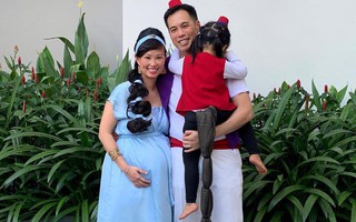Shark Linh cùng chồng và con gái lên đồ hóa trang Halloween, bất ngờ với thứ được nữ "cá mập" nối thêm trên đầu