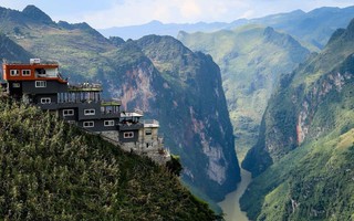 Chủ tịch huyện lên tiếng về công trình khách sạn 7 tầng trên đèo Mã Pí Lèng đang bị dân mạng kêu gọi tẩy chay 