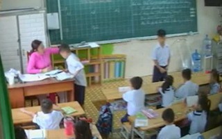 Sau đoạn clip cô giáo liên tục bạt tai nhiều học sinh lớp 2 tại TP.HCM: Phụ huynh bức xúc, lo sợ con cái bị trầm cảm