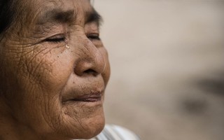 Cháu gái 12 tuổi mua thuốc sâu lừa bà nội uống để… chết cùng và câu chuyện nhói lòng đằng sau