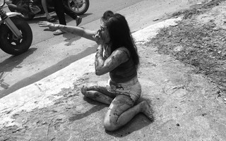 Bình Dương: Nghi mâu thuẫn tình cảm, gã đàn ông đâm nhiều nhát dao vào người phụ nữ bán cà phê