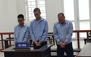 Hai bé gái 15 tuổi bị giam lỏng để mua vui cho đàn ông ở Hà Nội
