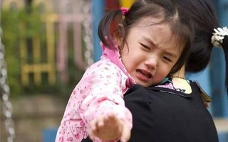 Tại sao con bạn ngoan ngoãn với tất cả mọi người nhưng lại giận dữ vô cớ với mẹ: Lý do thật ra hết sức ngọt ngào!