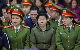 Xét xử vụ mẹ nữ sinh giao gà ở Điện Biên và đồng phạm: Vì Thị Thu bất ngờ thay đổi lời khai "bị cán bộ ép cung", quá mệt mỏi khi ''5 ngày 5 đêm không được ngủ''