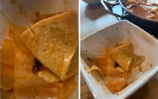 Ăn gần hết nửa nồi Tokbokki, cô nàng hốt hoảng khi suýt cắn phải con gián “béo ngậy“ nằm gọn dưới miếng chả cá