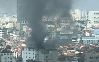 Cháy lớn tại Hà Nội, khói đen bốc nghi ngút khiến nhiều người dân lo lắng