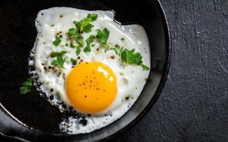 Ăn trứng rất tốt cho sức khỏe nhưng 6 nhóm người này thì càng hạn chế ăn càng tốt