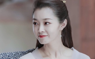 "Khánh dư niên": Mỹ nữ trắng đến mức da phát ra ánh sáng nhập hội, nhan sắc không thua "Hàm Hương" Lý Thấm 