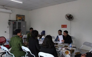 Công an kiểm tra công ty nghi chôn trộm chất thải hôi thối ở Sóc Sơn