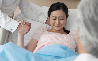 Các cách đối phó với cơn đau chuyển dạ