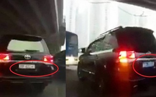 Hà Nội: Xác định xe ô tô Toyota Land Cruiser biển trắng đổi xanh chỉ trong tích tắc khi đang di chuyển