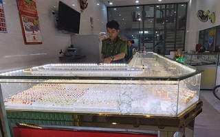 Tiệm vàng bị trộm vì ông chủ mải xem U22 Việt Nam đá với Indonesia