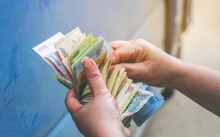 Tiền bạc vốn nhạy cảm nhưng không ít dân công sở đã mạo phạm đồng nghiệp chỉ vì xem nhẹ 6 quy tắc này