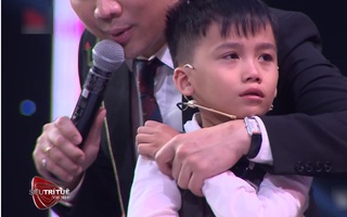 "Siêu trí tuệ": Trấn Thành lặng người trước giọt nước mắt của cậu bé 7 tuổi vì sai đáp án ở phút chót