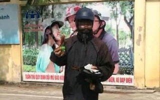 Hà Nội xuất hiện đối tượng mặc đồ đen cầm tiền lẻ và đồ chơi đứng trước cổng trường rất đáng nghi, phụ huynh hết sức cảnh giác 